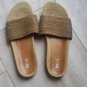 Mia sandals 